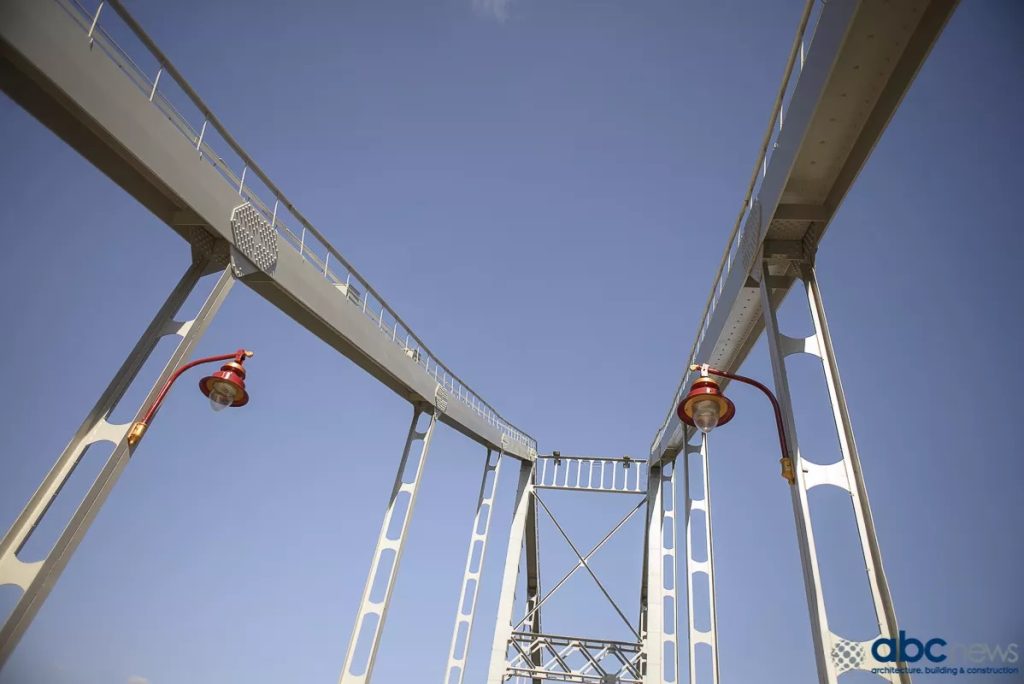 У Києві буде побудовано новий міст для пішоходів та велосипедистів, оснащений сонячними батареями